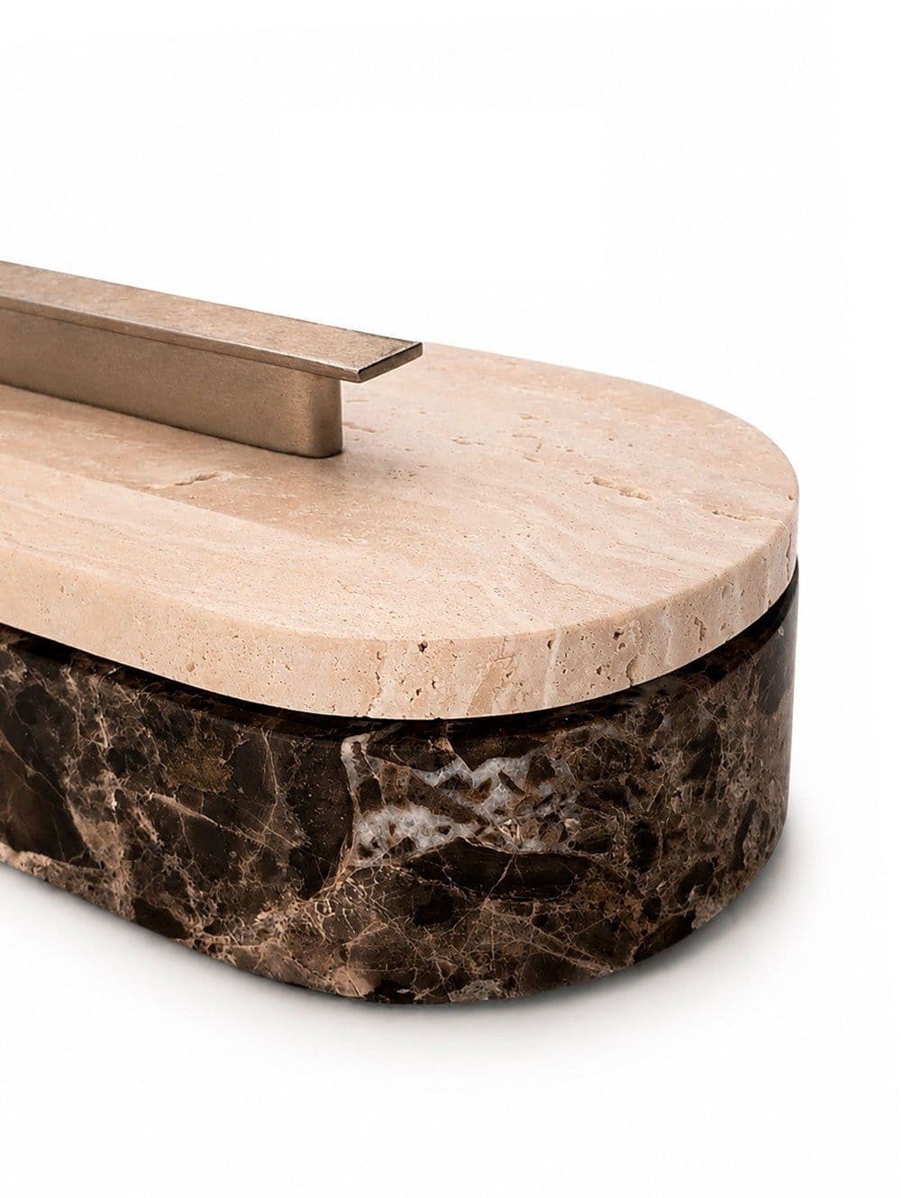 CAJA HAGE