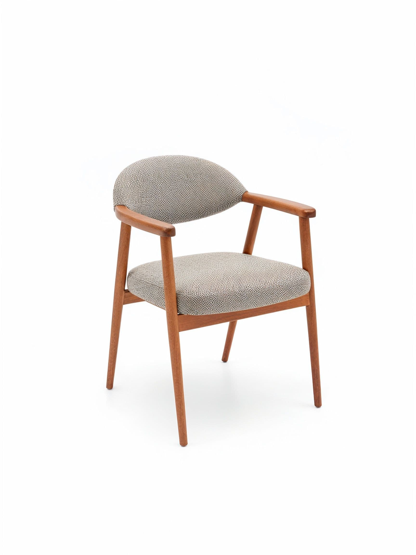SILLA CON APOYABRAZO LOU LIGTH BROWN