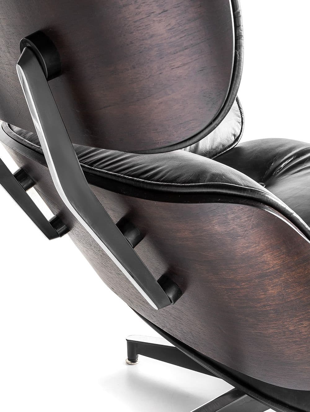 SILLON Y OTOMANA EAMES CUERO BLACK