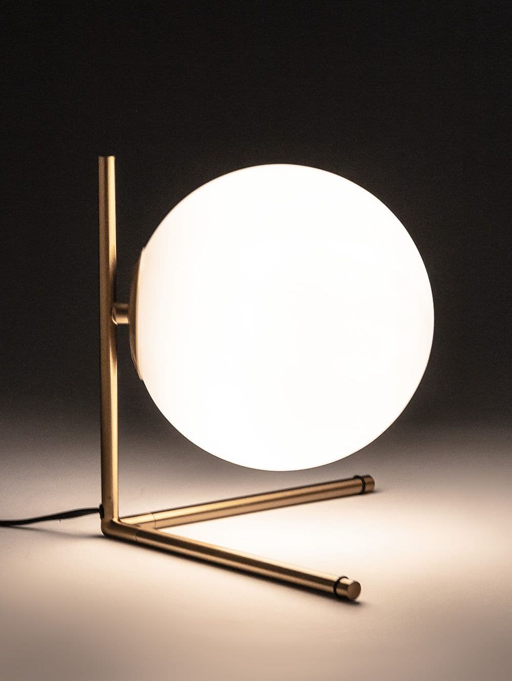 LAMPARA DE MESA GRAYTON L